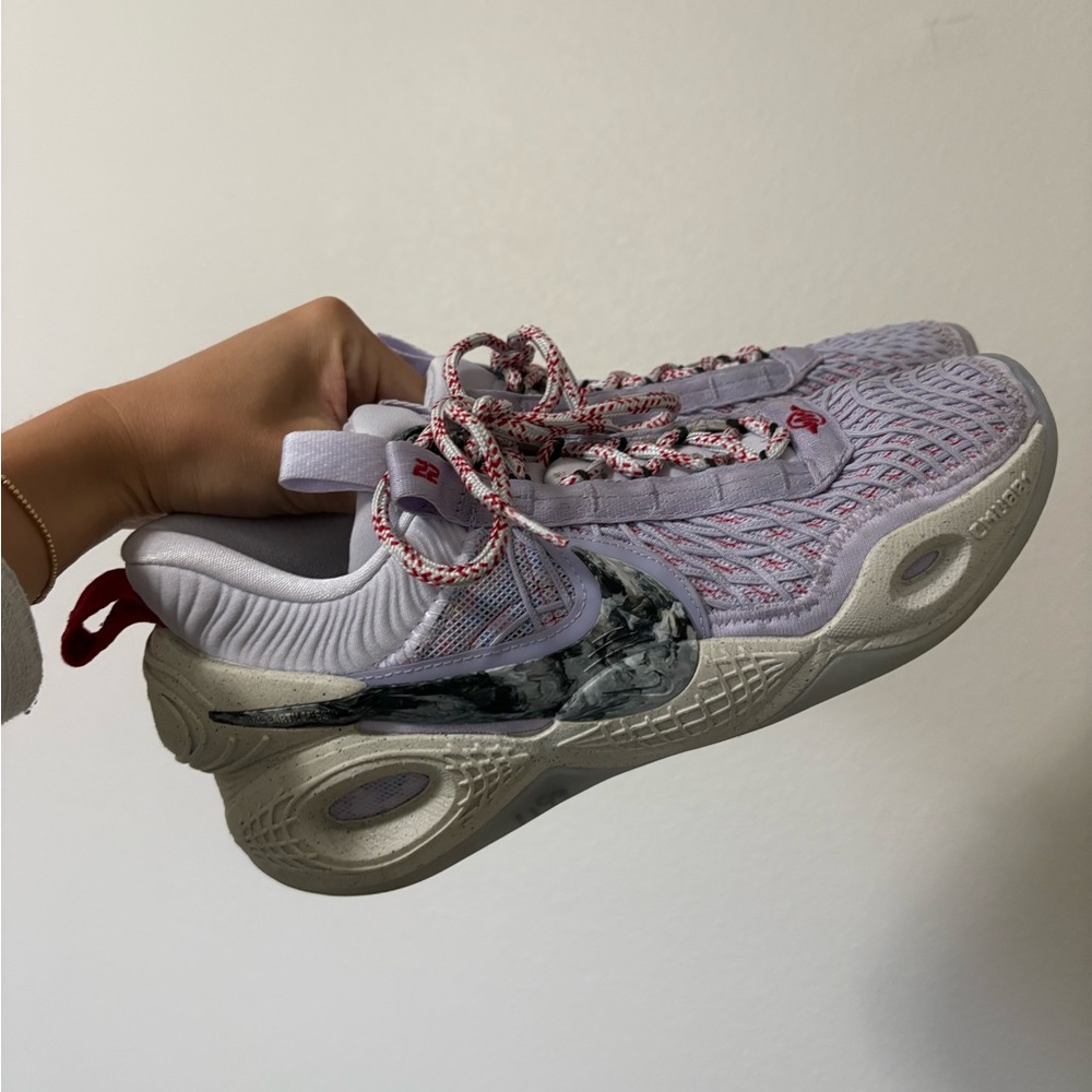 Nike Cosmic Unity basketball shoes men’s size 8.5 violet haze multi